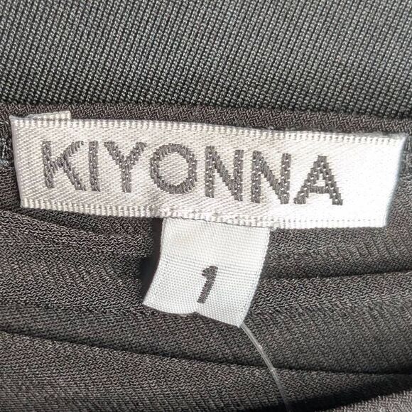 Kiyonna 1X Black Top Flutter Sleeves Faux Wrap Evening Vacation Goth Holiday - Picture 6 of 6